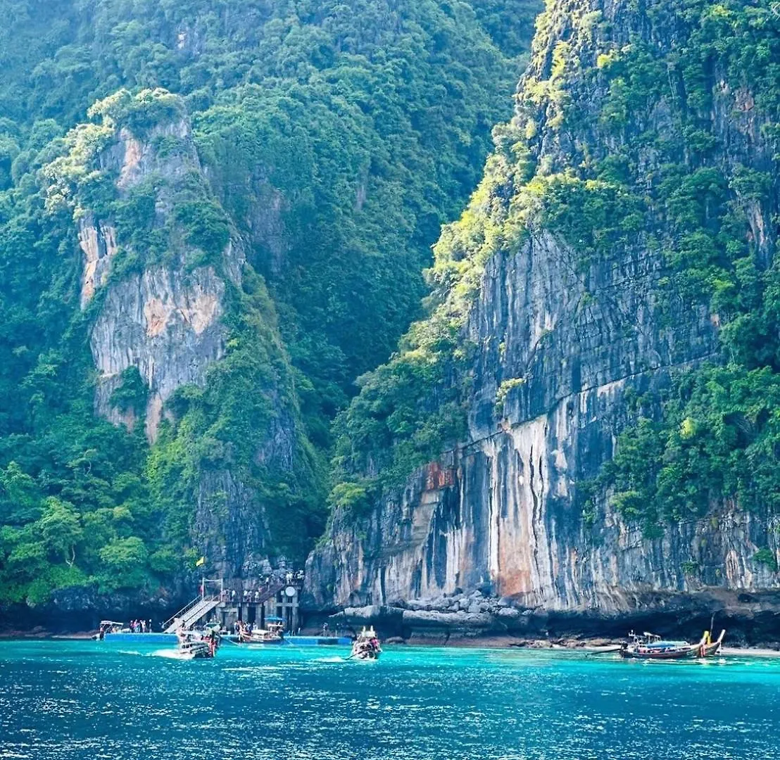 Phi Phi Little Star Resort